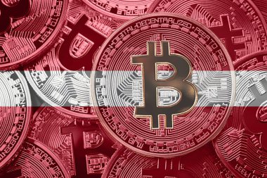 Bitcoin Letonya bayrağı yığını. Bitcoin cryptocurrencies kavramı. BTC arka plan.