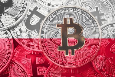 Bitcoin Polonya bayrağı yığını. Bitcoin cryptocurrencies kavramı. BTC arka plan.