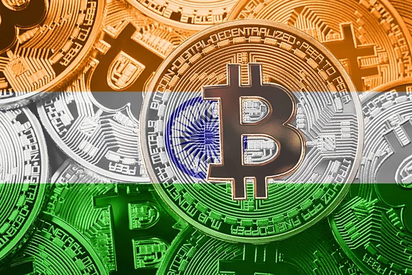 Bitcoin Hindistan bayrağı yığını. Bitcoin cryptocurrencies kavramı. BTC arka plan.