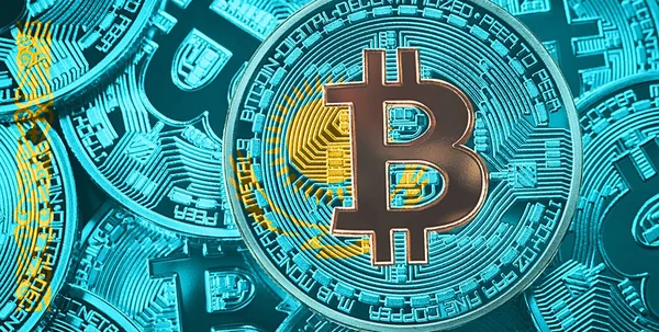 Bitcoin Kazakistan bayrağı yığını. Bitcoin cryptocurrencies kavramı. BTC arka plan.