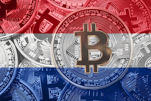 Bitcoin Hollanda bayrağı yığını. Bitcoin cryptocurrencies kavramı. BTC arka plan.