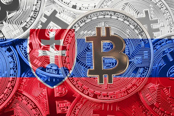 Bitcoin Slovakya bayrağı yığını. Bitcoin cryptocurrencies kavramı. BTC arka plan.
