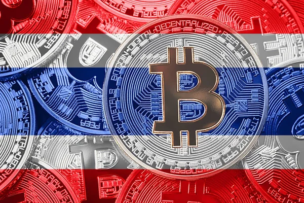 Bitcoin Tayland bayrağı yığını. Bitcoin cryptocurrencies kavramı. BTC arka plan.