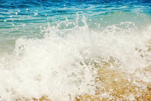 Μαλακό Κύμα Του Γαλάζιου Ωκεανού Αμμώδη Παραλία Φόντο — Φωτογραφία Αρχείου