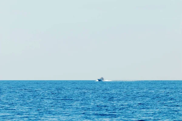 Crucero Lujo Barco Motor Mar Azul Vacaciones Verano — Foto de Stock