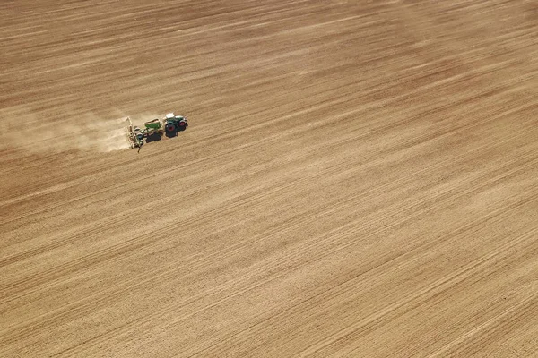 Aerial Tractor Sowing Crops Field — Stock Photo, Image