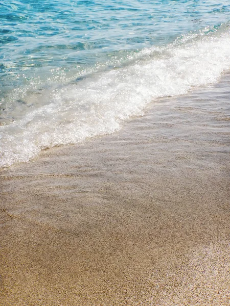 Våga Blått Hav Sandstrand Sommar Bakgrund — Stockfoto