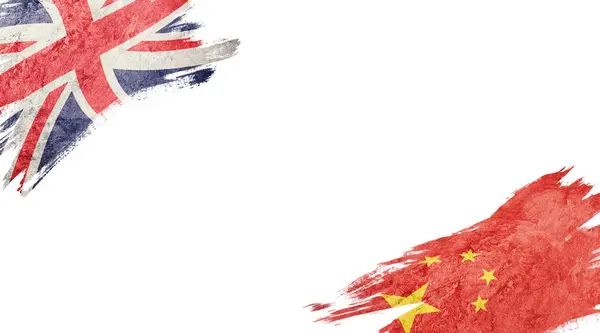 白色背景英国和中国的旗子 — 图库照片