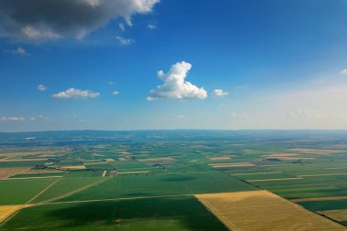 Tarım alanlarının havadan görünüşü. Kırsal, Tarım Manzarası Havacılık Görünümü.