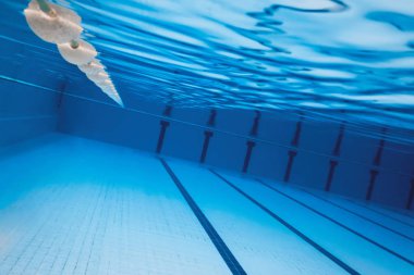 Su altı Boş Yüzme Havuzu. 