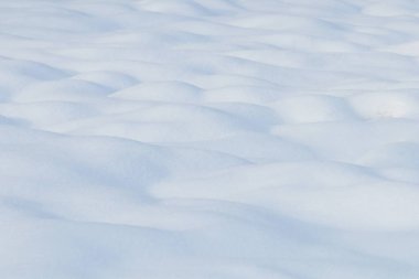 Derin kar, kış arkaplanını sürüklüyor