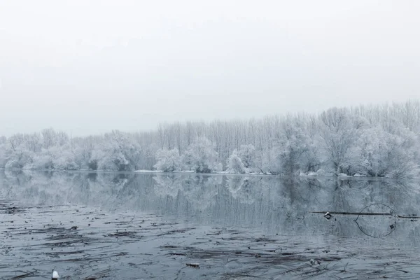 Bevroren Meer Winter Winter Meer Scène Reflecteren Het Water — Stockfoto