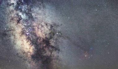 Yıldızlı gökyüzü milyonlarca yıldız, Samanyolu, Antares bölge ile