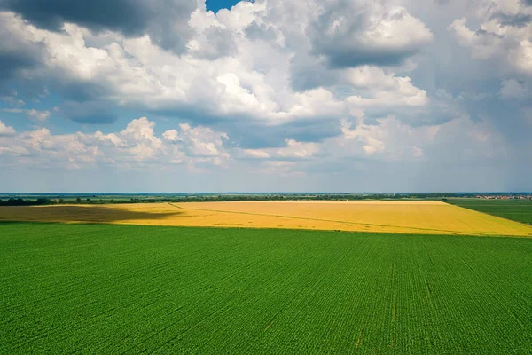 Vista aérea de los campos agrícolas. Campo, Agrícola La —  Fotos de Stock