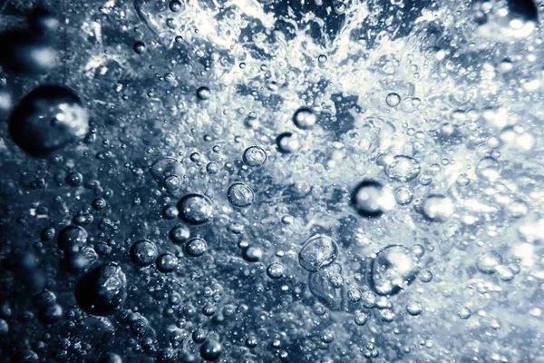 Luftblasen, Unterwasserblasen Abstrakter Unterwasserhintergrund. — Stockfoto