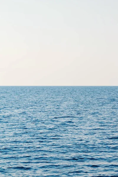 Mar azul y cielo despejado. Mar Caribe . — Foto de Stock