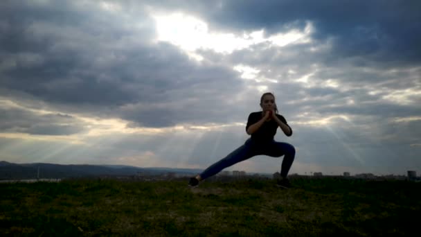 Slow Motion Young Woman Exercising Park Silhouette Fit Young Woman — Stock Video