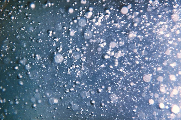 Luftblasen, Unterwasserblasen Abstrakter Unterwasserhintergrund. — Stockfoto