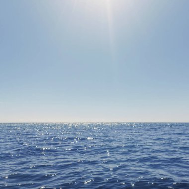 Mavi Okyanus, Su Yüzeyi ve Mavi Gökyüzü