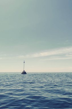 Horizon Mavi Gökyüzünde Küçük Deniz Feneri