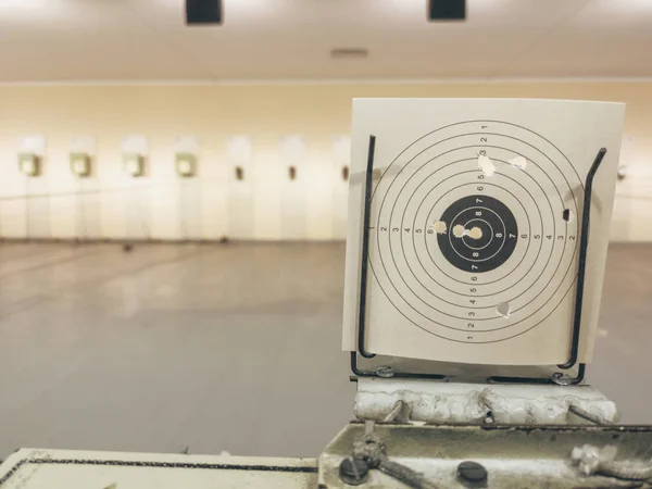 Alcance de tiro de arma de ar, Alcance de tiro de prática Alvo — Fotografia de Stock