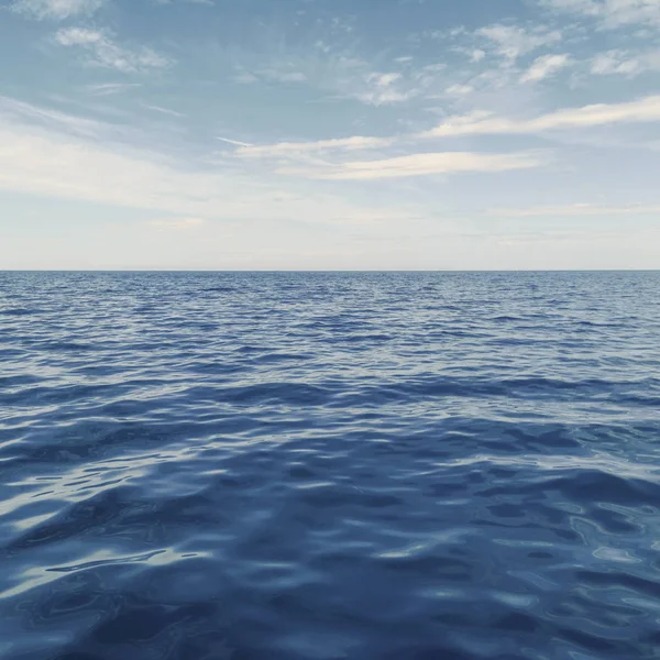 Mavi Okyanus, Su Yüzeyi ve Mavi Gökyüzü