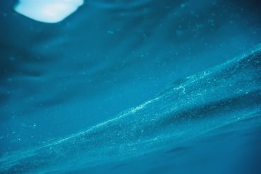 Deniz yüzeyinin sualtı görüntüleme.