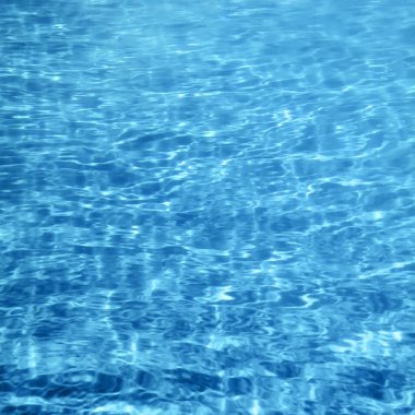 Yüzme havuzu suyu. Dalgalı Su. Güneş Yansıma arkaplanı.