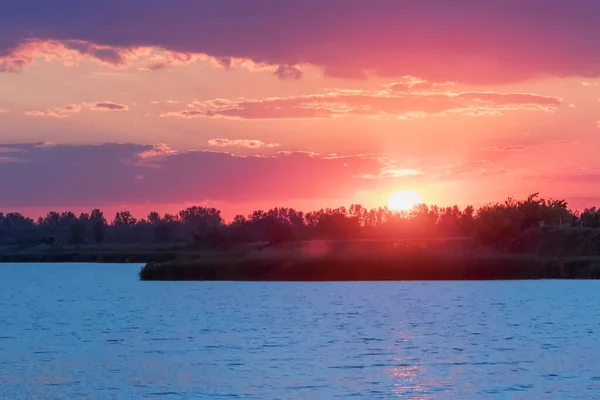 Sonnenuntergangsszene Über Dem See Wasseroberfläche Sonnenuntergang — Stockfoto