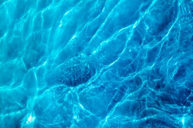 Dalgalı Su, Güneş Yansımalı Su Arkaplanı.