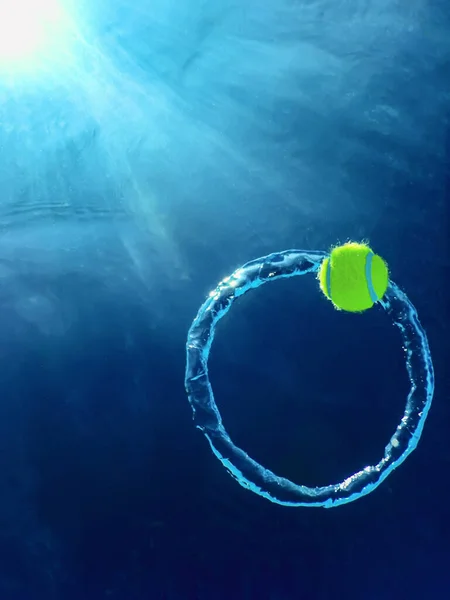 Tennis Summer Concept Tennis Ball Underwater View Bubble Ring Summer — 스톡 사진