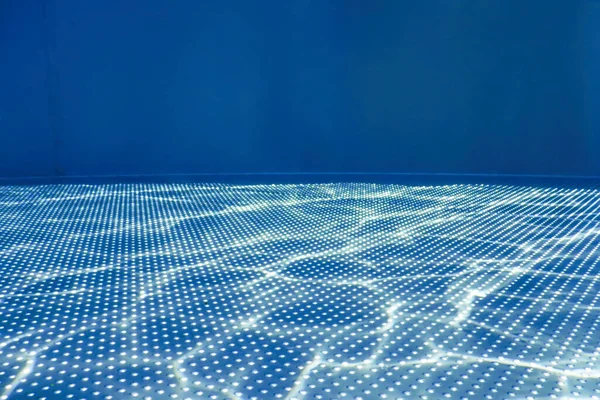 Paslanmaz Çelik Yüzme Havuzu Altı Görünümü — Stok fotoğraf