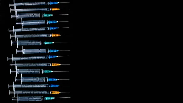 Seringas Médicas Com Agulha Fundo Preto Fechar Seringa Conceito Cuidados — Fotografia de Stock