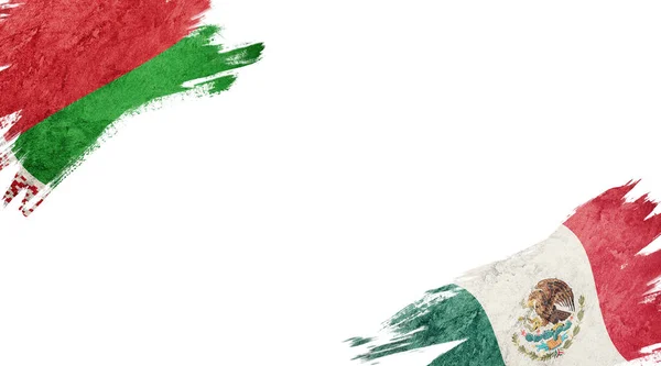 白の背景にベラルーシとメキシコの旗 — ストック写真