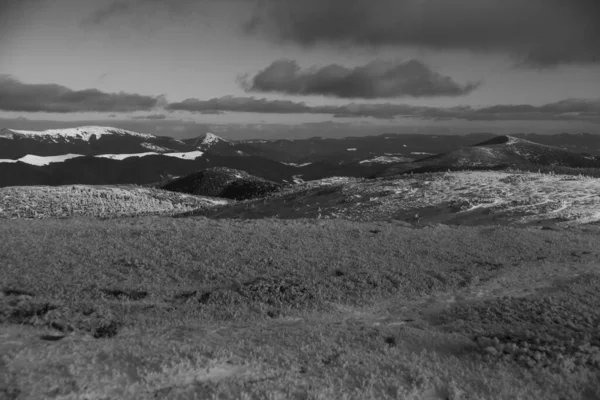 Berglandschaft Den Karpaten Beim Winterwandern — Stockfoto
