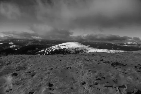 Berglandschaft Den Karpaten Beim Winterwandern — Stockfoto