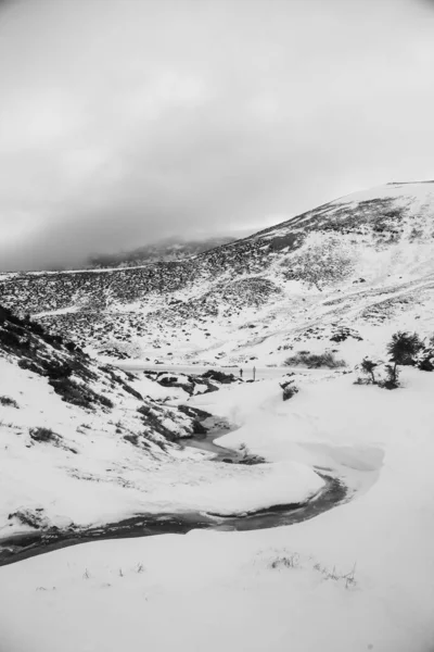 Paisagem Montanhosa Região Dos Cárpatos Durante Caminhadas Inverno — Fotografia de Stock