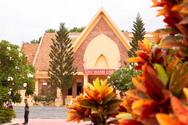 Museo en Poklongarai champa área de la torre. Situado en la ciudad de Phan Rang, a 98 km al sur de la ciudad de Nha Trang. Vietnam — Foto de Stock