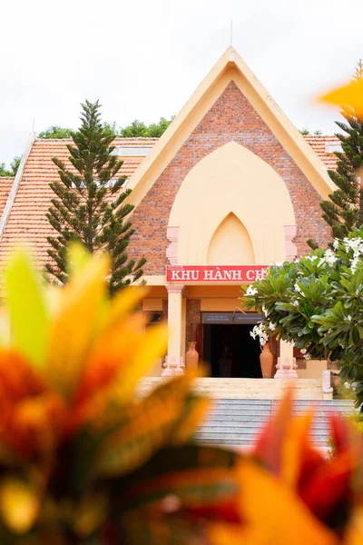 Museo en Poklongarai champa área de la torre. Situado en la ciudad de Phan Rang, a 98 km al sur de la ciudad de Nha Trang. Vietnam — Foto de Stock