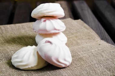 yumuşak marshmallow ile meyve