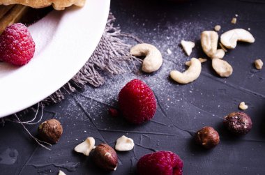 Çikolata Tepesi ve ahududu ile Viyana gözleme