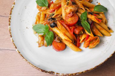 Domates soslu karides ile İtalyan makarna