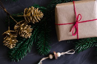 Oyuncaklar, Noel ağacı, simler ve kakao ile Noel düzeni