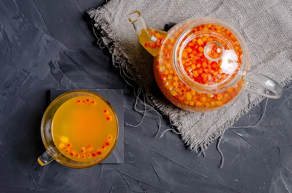 Zencefil, çilek ve tarçın ile deniz dikeni çay