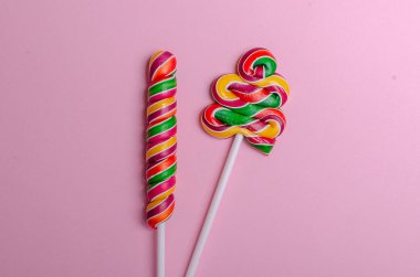 Renkli şeker ve tatlılar bir sürü