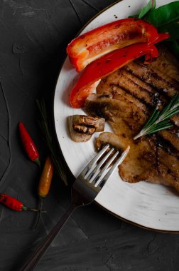 Barbekü Sebze ve bitkisel Ile Izgara Balık Fileto