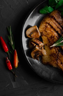 Barbekü Sebze ve bitkisel Ile Izgara Balık Fileto