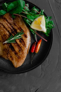 Barbekü Sebze ve bitkisel Ile Izgara Balık Fileto