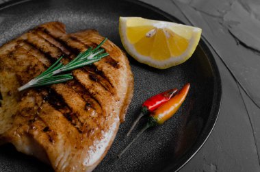 Barbekü Sebze ve bitkisel Ile Izgara Balık Fileto