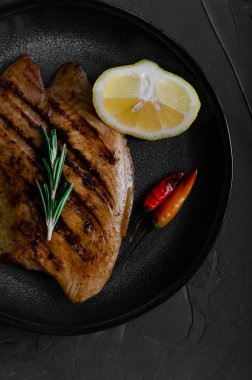 Barbekü Sebze ve bitkisel Ile Izgara Balık Fileto